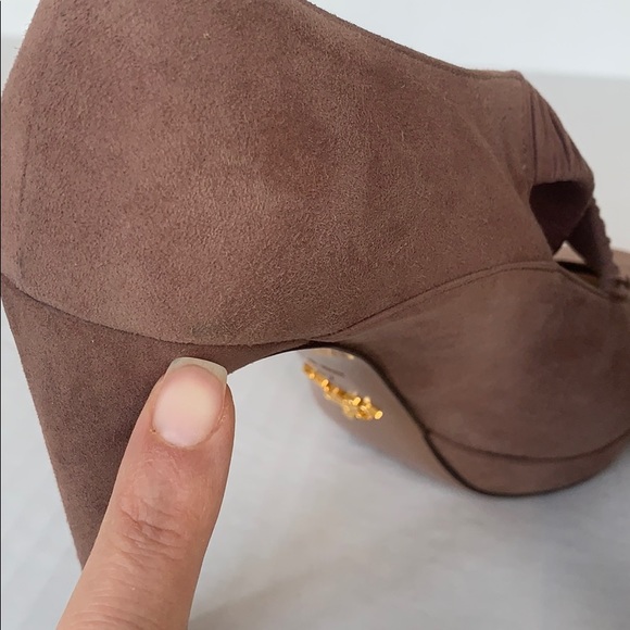 PRADA | Suede Crossover Blush Peep-Toe Pumps Sz 37 - Picture 11 of 16